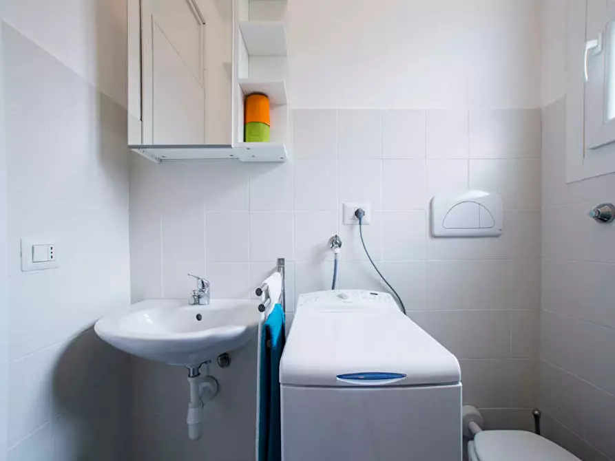 Immagine 10 di Camera in affitto  in Viale Carlo Espinasse a Milano