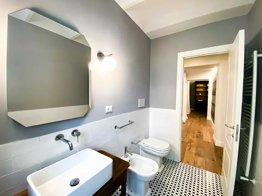 Immagine 10 di Appartamento in affitto  in Lungarno Benvenuto Cellini a Firenze