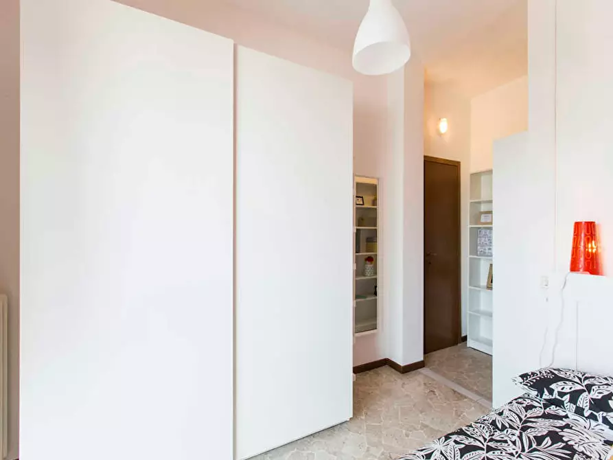 Immagine 5 di Camera in affitto  in Via dei Mandorli a Buccinasco