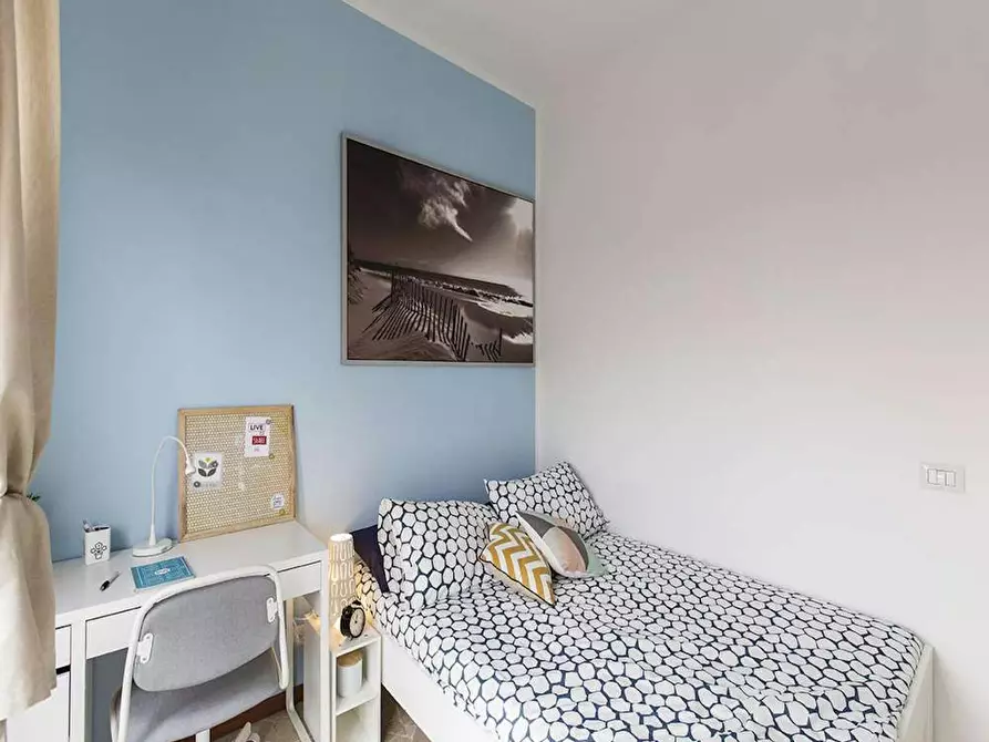 Immagine 1 di Camera in affitto  in Via dei Mandorli a Corsico