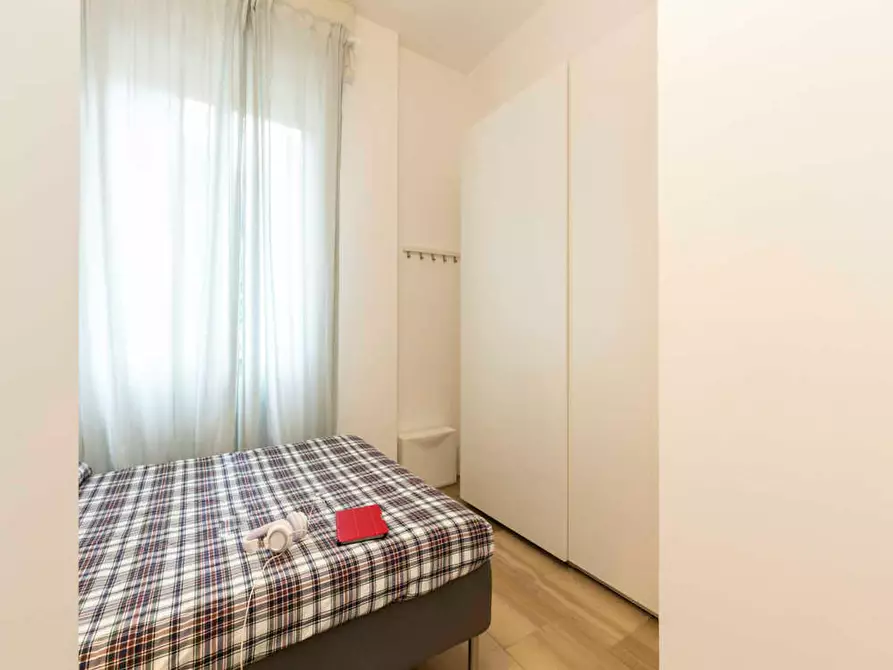 Immagine 5 di Camera in affitto  in Via Sulmona a Milano