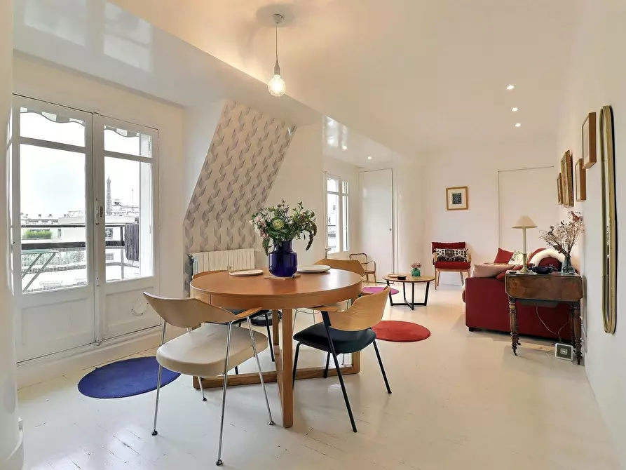 Immagine 6 di Appartamento in affitto  in Rue Jean de la Fontaine a Paris 16