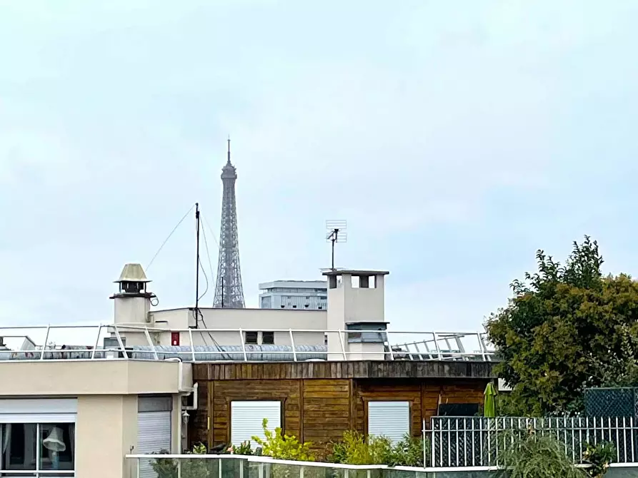 Immagine 5 di Appartamento in affitto  in Rue Jean de la Fontaine a Paris 16