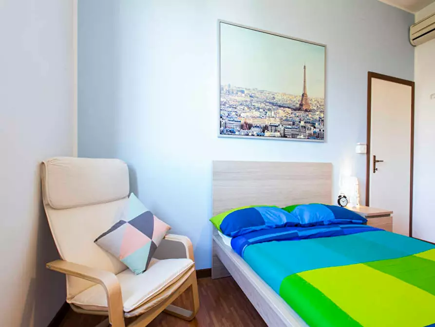 Immagine 5 di Camera in affitto  in Via Salvatore Barzilai a Milano