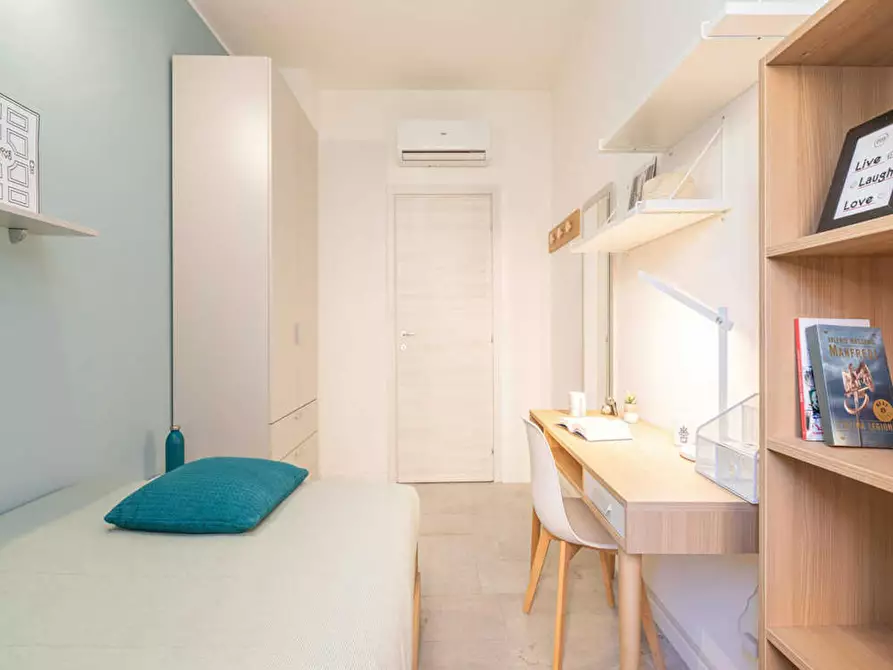 Immagine 2 di Camera in affitto  in Viale Monte Ceneri a Milano