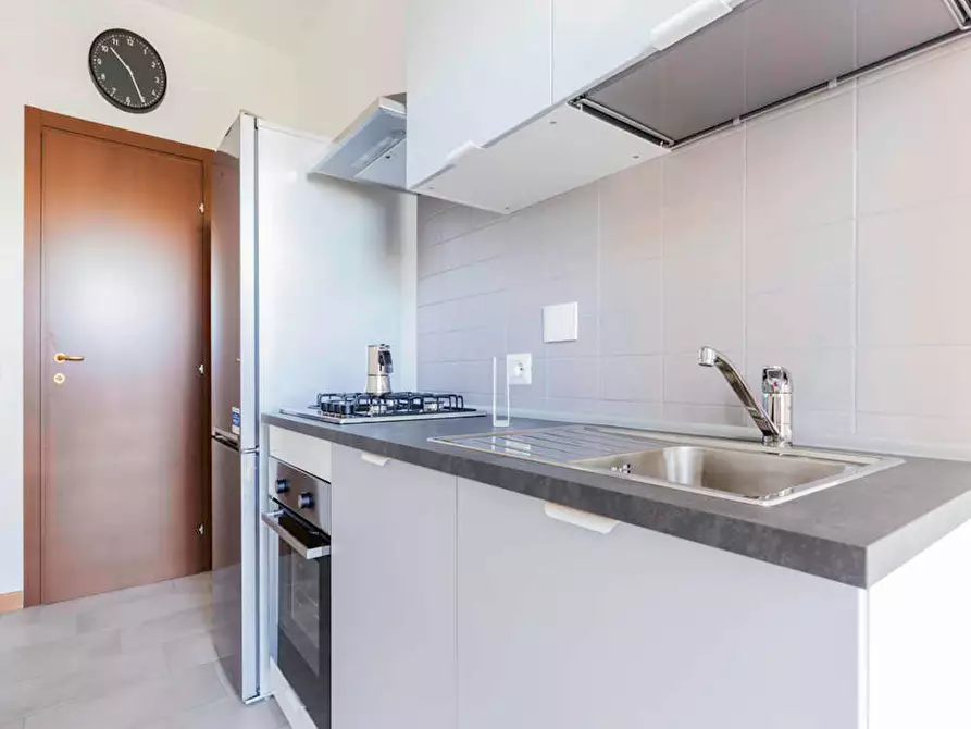 Immagine 10 di Camera in affitto  in Via Fiume delle Perle a Roma