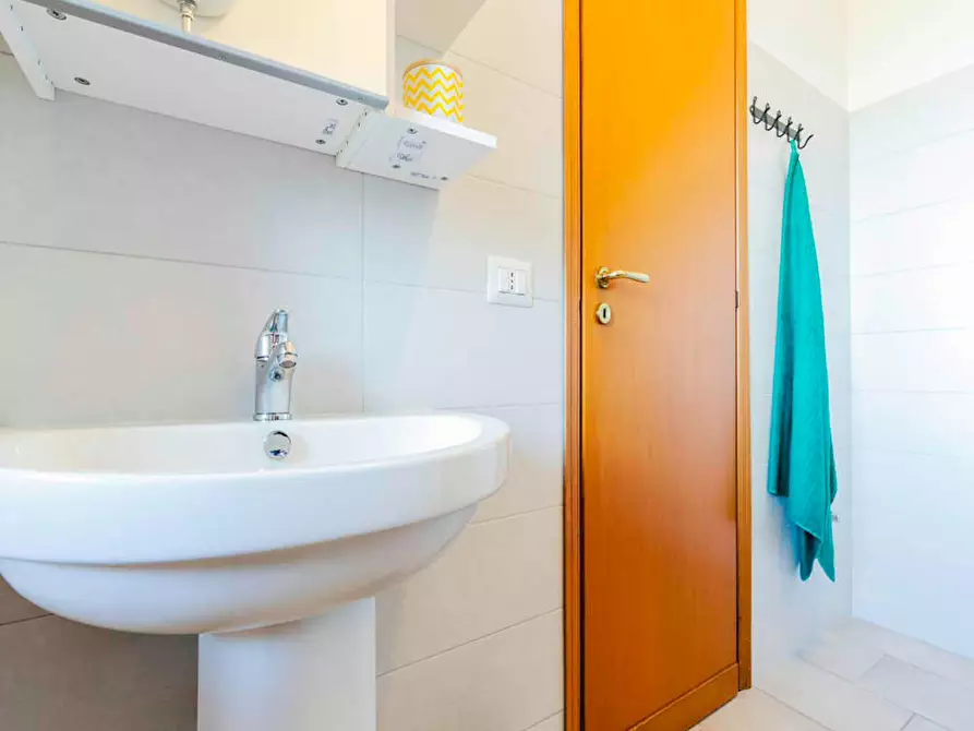 Immagine 7 di Camera in affitto  in Via Fiume delle Perle a Roma