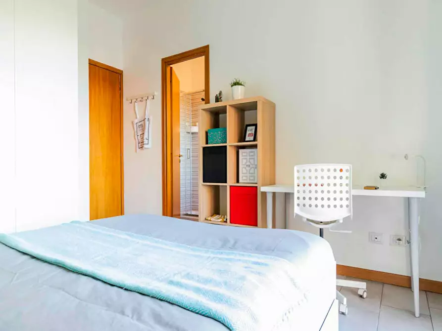 Immagine 5 di Camera in affitto  in Via Fiume delle Perle a Roma