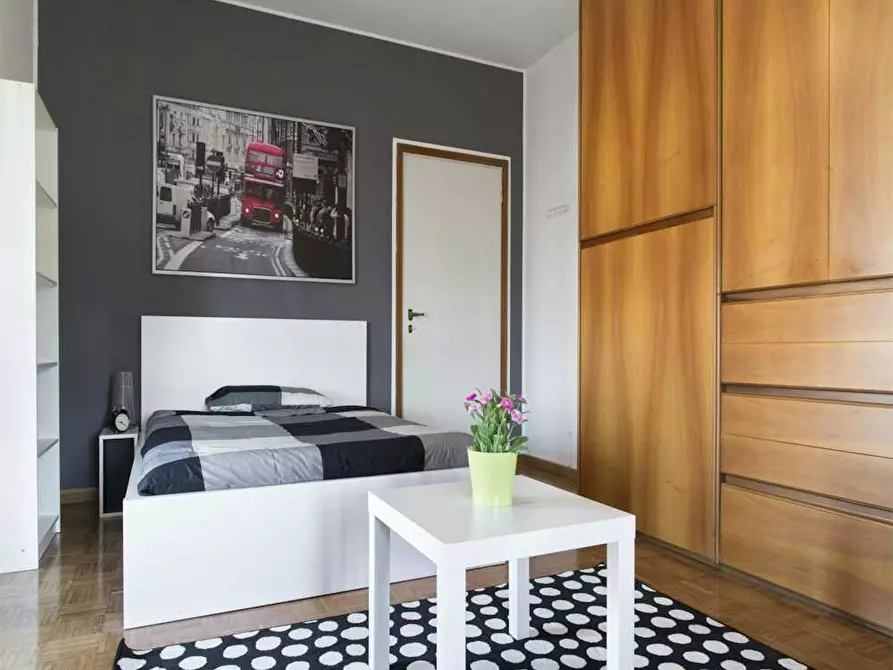 Immagine 1 di Camera in affitto  in Via Pellegrino Rossi a Milano