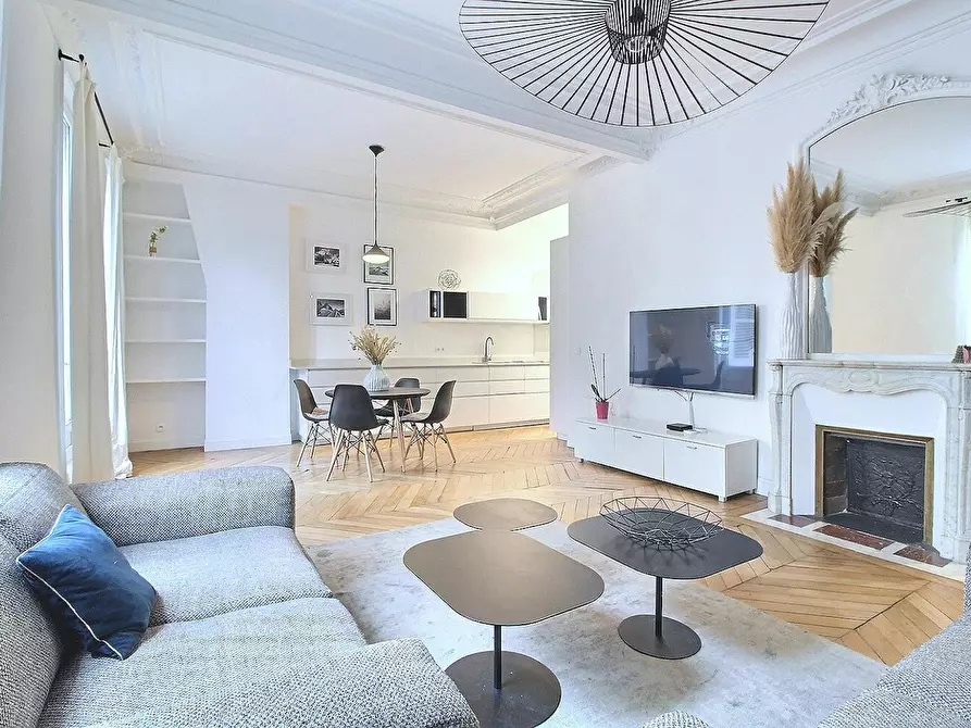 Immagine 1 di Appartamento in affitto  in Rue Monge a Paris 05