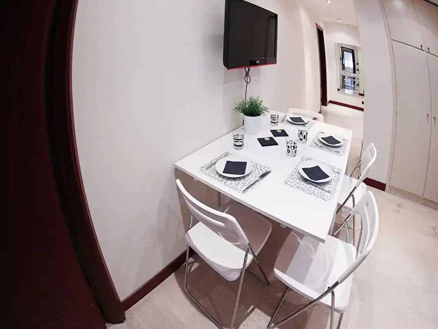 Immagine 4 di Camera in affitto  in Via Angelo de Vincenti a Milano