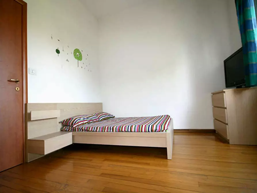 Immagine 3 di Camera in affitto  in Viale Francesco Restelli a Milano