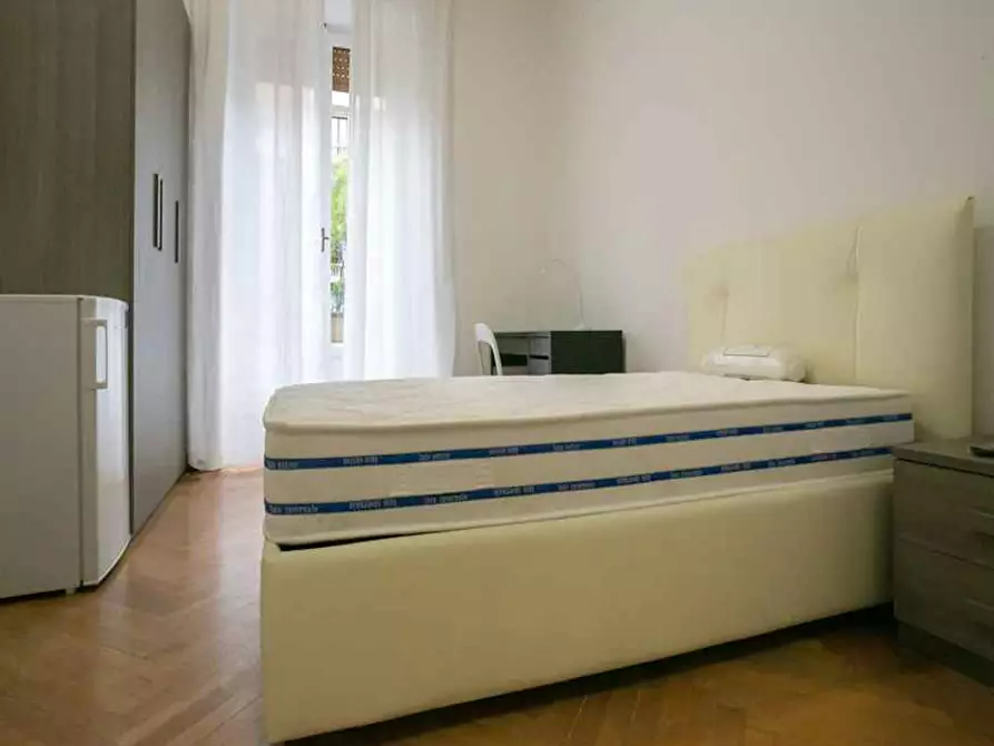 Immagine 1 di Camera in affitto  in Piazza Maria Adelaide di Savoia a Milano