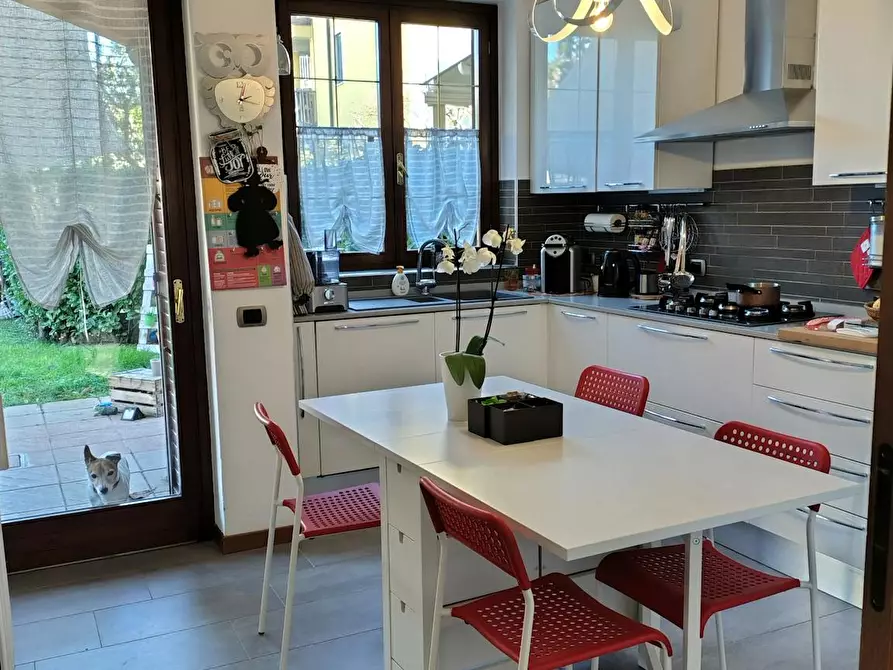 Immagine 10 di Camera in affitto  in Via 25 Aprile a Carugate