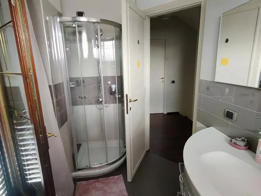 Immagine 9 di Camera in affitto  in Via 25 Aprile a Carugate