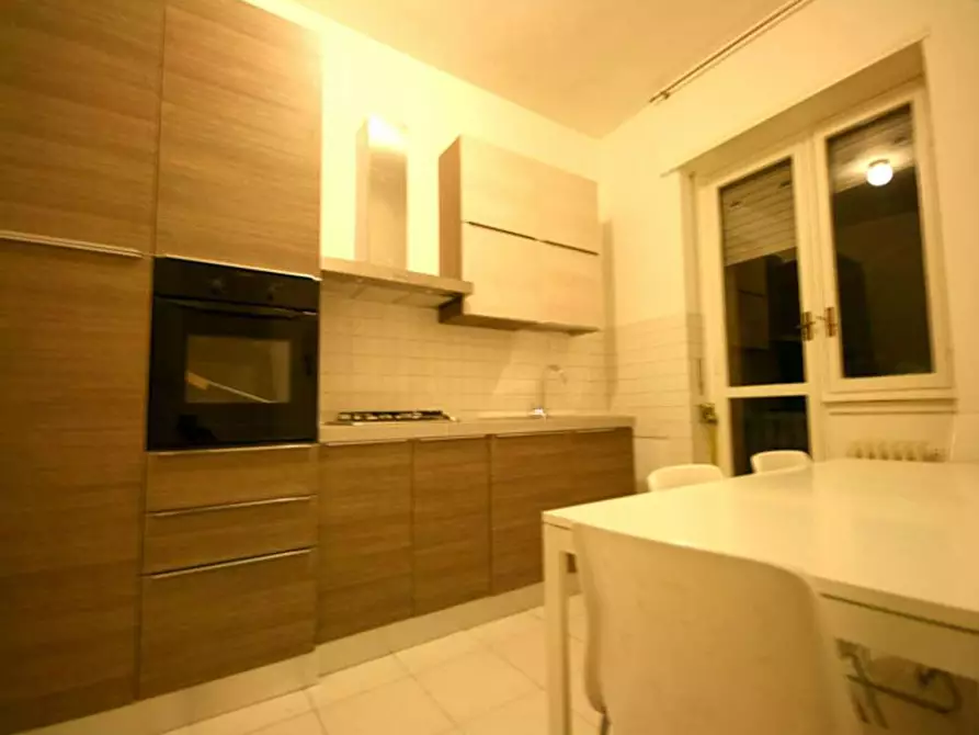 Immagine 4 di Camera in affitto  in Via Francesco dall'Ongaro a Milano