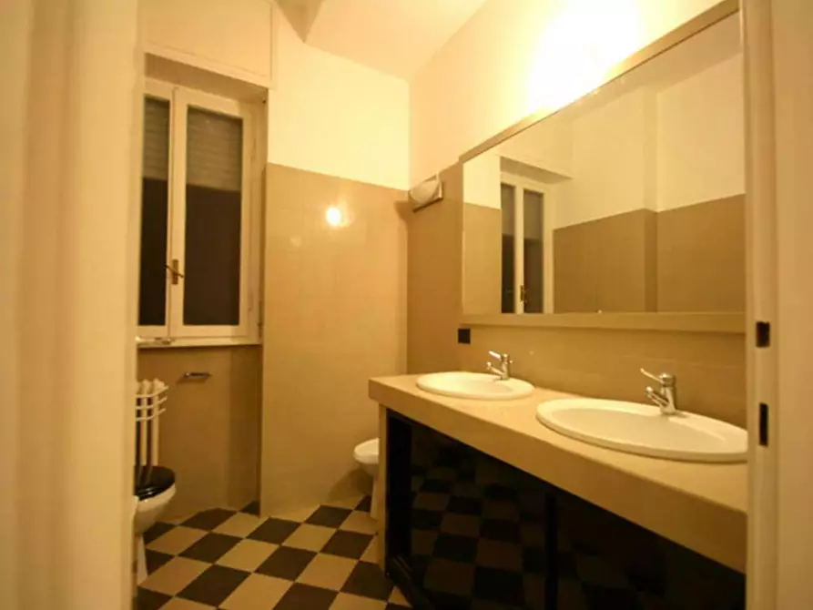 Immagine 5 di Camera in affitto  in Via Francesco dall'Ongaro a Milano