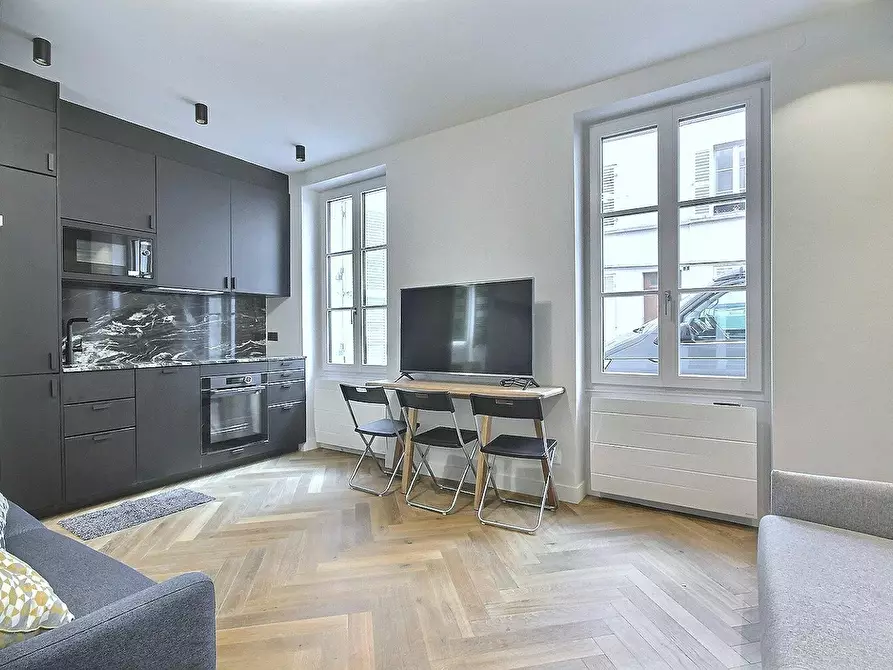 Immagine 4 di Appartamento in affitto  in Rue Bosquet a Paris 07