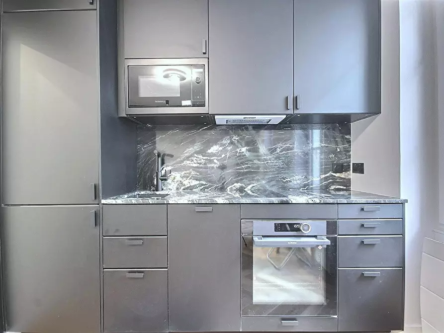 Immagine 5 di Appartamento in affitto  in Rue Bosquet a Paris 07