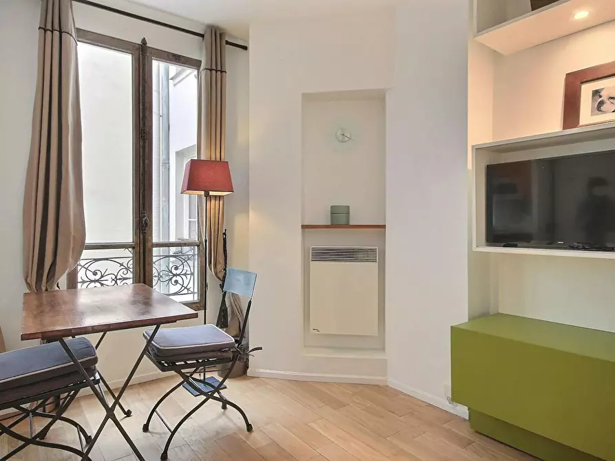 Immagine 5 di Appartamento in affitto  in Rue de Seine a Paris 06