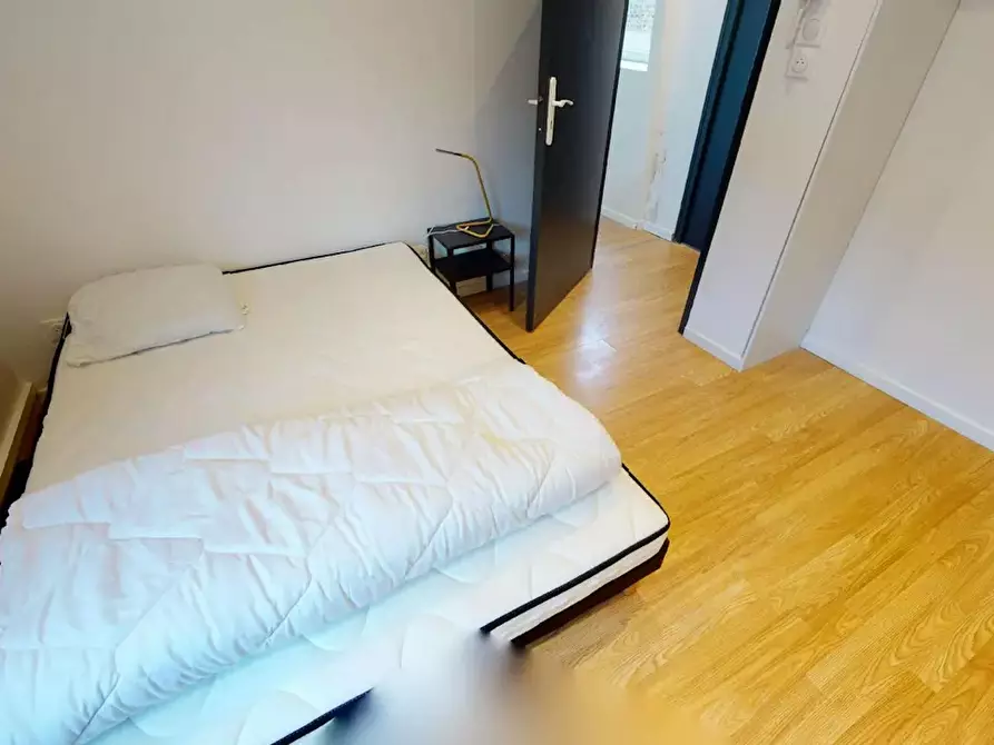 Immagine 2 di Camera in affitto  in Rue Jean Jaurès a Lille