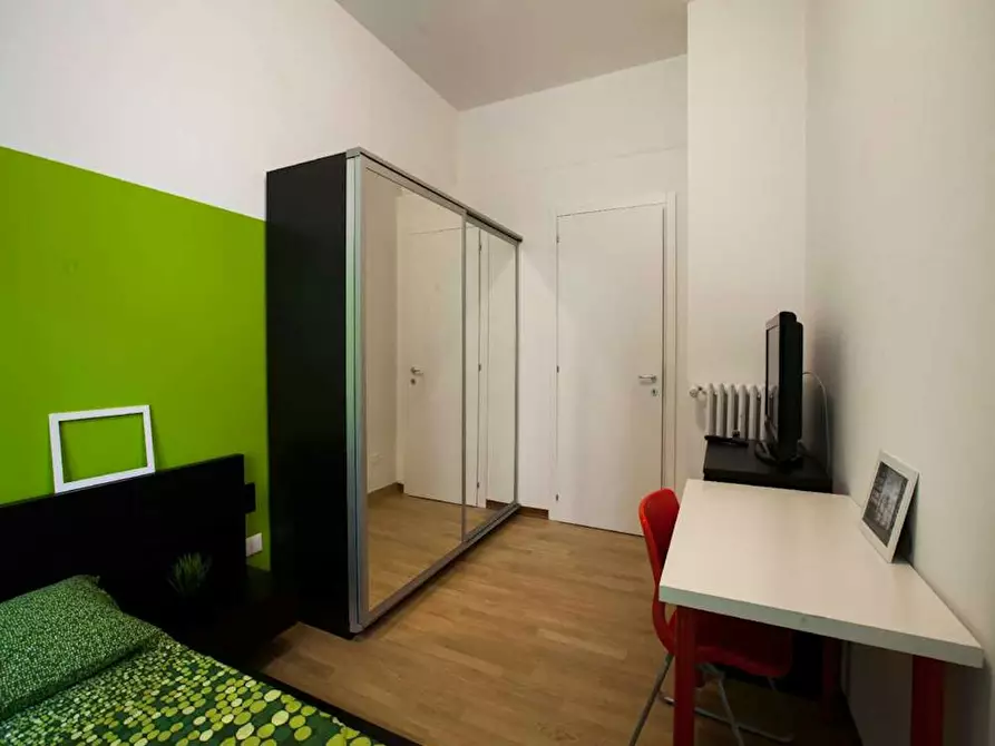 Immagine 3 di Camera in affitto  in Via Carlo Ravizza a Milano