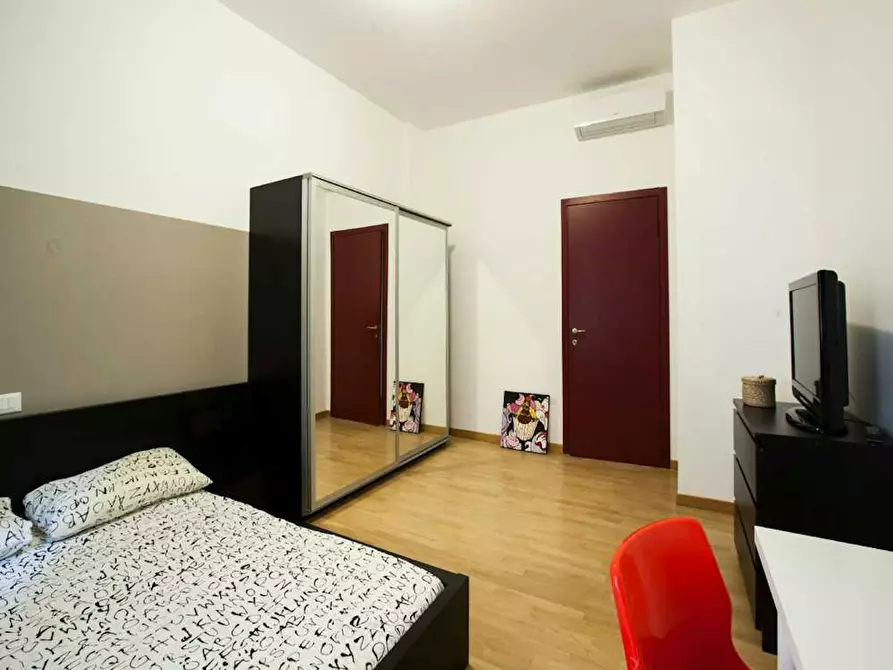 Immagine 3 di Camera in affitto  in Via Carlo Ravizza a Milano