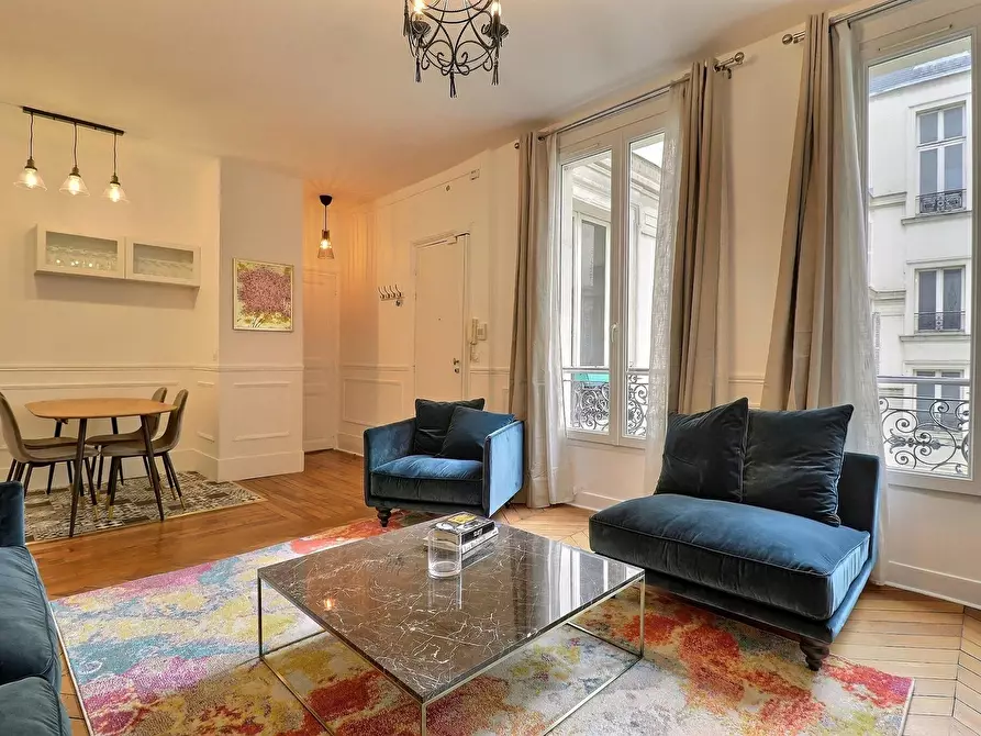 Immagine 4 di Appartamento in affitto  in Rue du Faubourg Saint-Honoré a Paris 08