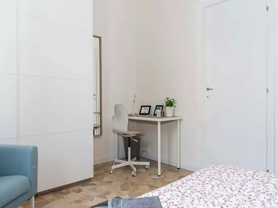 Immagine 5 di Camera in affitto  in Via Salvatore Barzilai a Milano