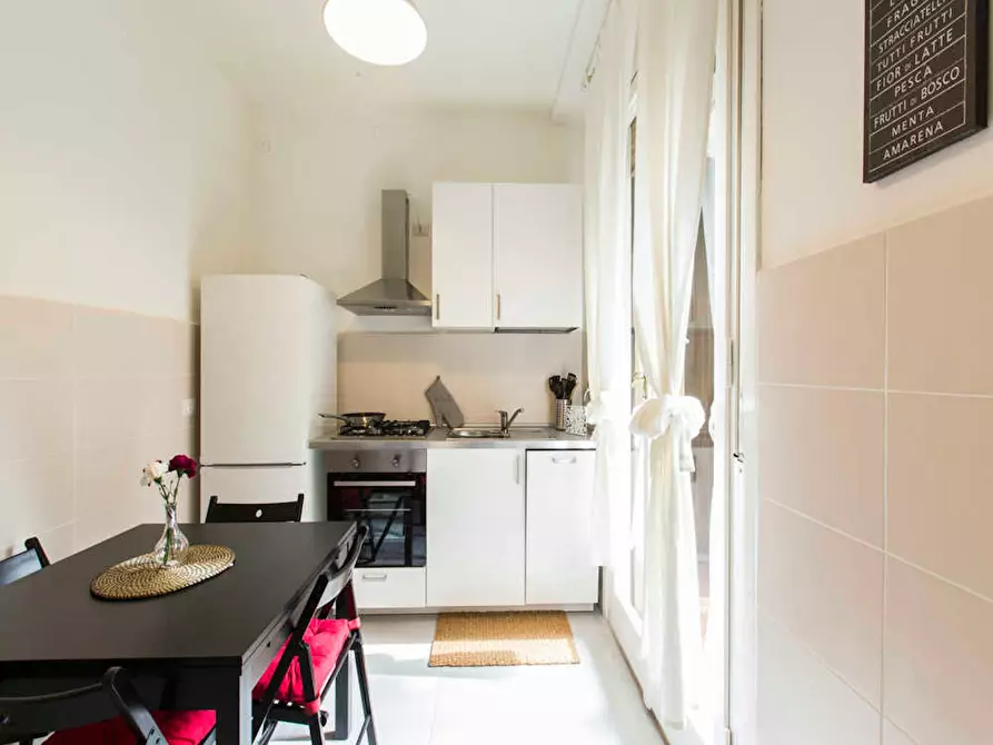 Immagine 10 di Camera in affitto  in Via Leone Tolstoi a Milano