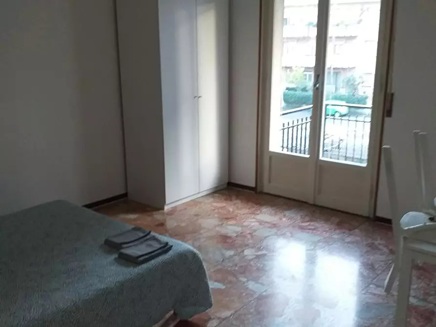 Immagine 1 di Camera in affitto  in Via Brescia a Parma
