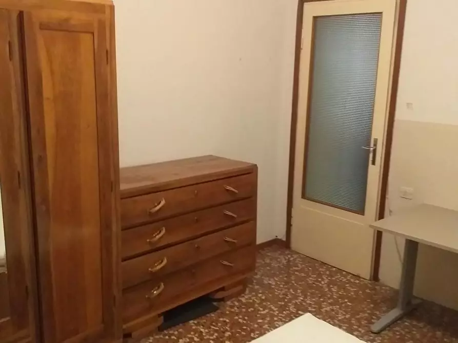 Immagine 1 di Camera in affitto  in Via Pietro Pecchioni a Parma