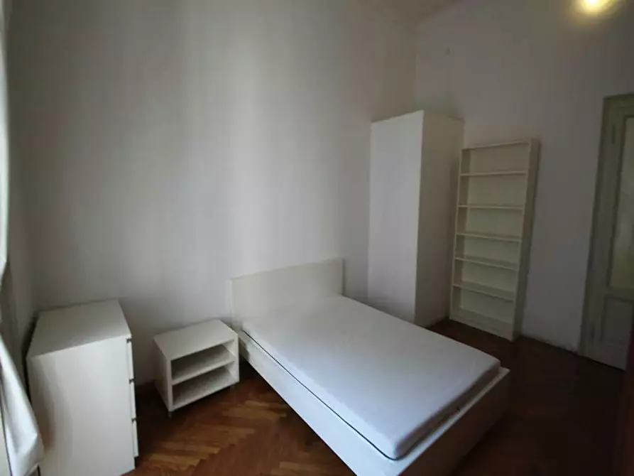 Immagine 10 di Camera in affitto  in Piazza Ventiquattro Maggio a Milano