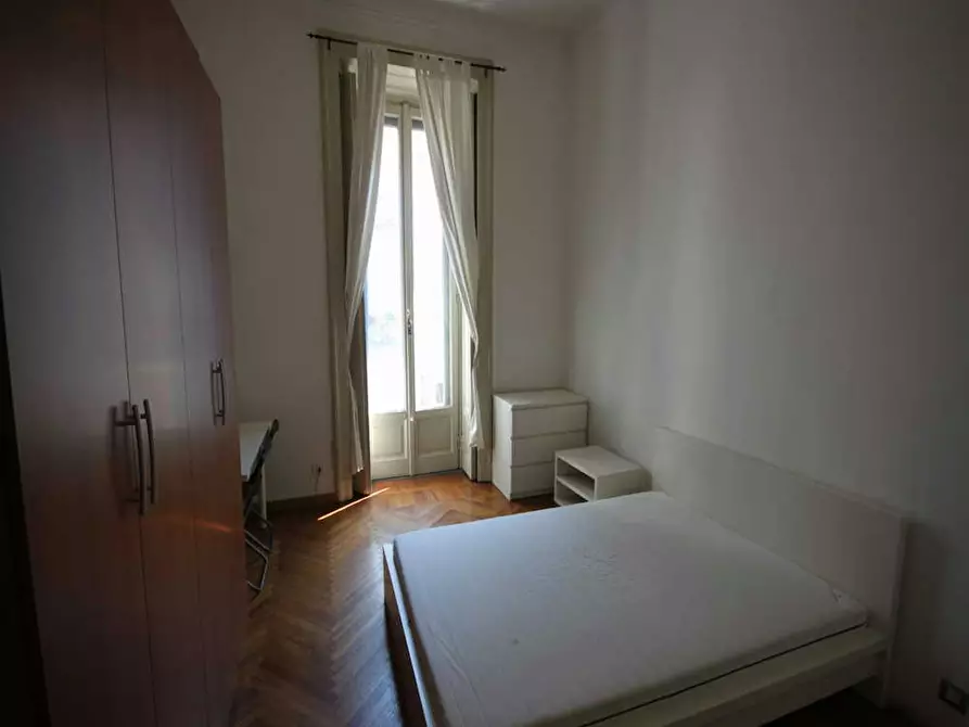 Immagine 5 di Camera in affitto  in Piazza Ventiquattro Maggio a Milano