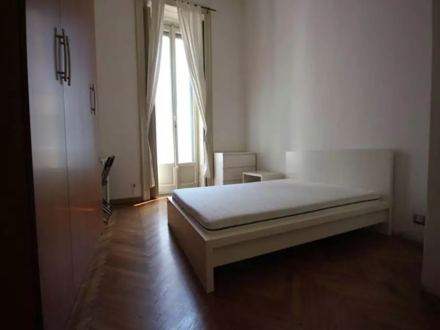 Immagine 3 di Camera in affitto  in Piazza Ventiquattro Maggio a Milano