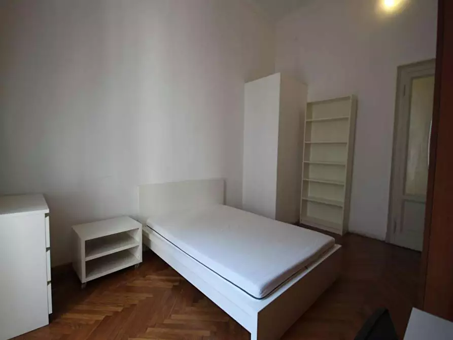 Immagine 4 di Camera in affitto  in Piazza Ventiquattro Maggio a Milano