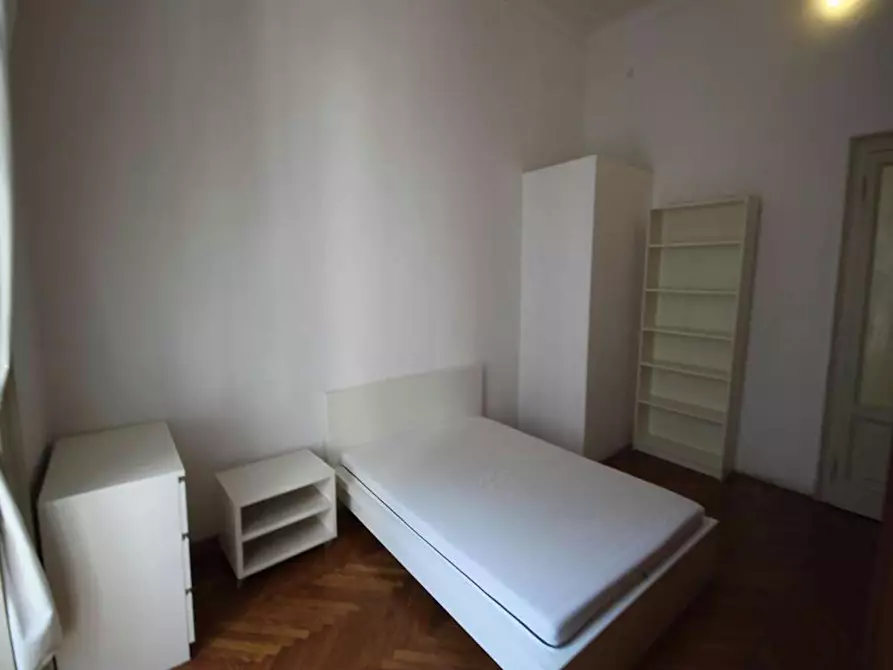 Immagine 9 di Camera in affitto  in Piazza Ventiquattro Maggio a Milano
