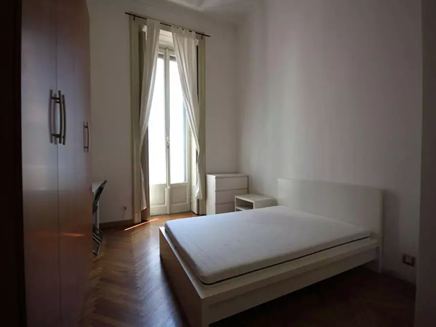 Immagine 1 di Camera in affitto  in Piazza Ventiquattro Maggio a Milano