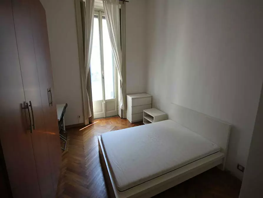 Immagine 2 di Camera in affitto  in Piazza Ventiquattro Maggio a Milano