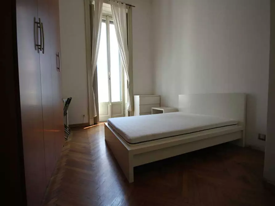 Immagine 6 di Camera in affitto  in Piazza Ventiquattro Maggio a Milano