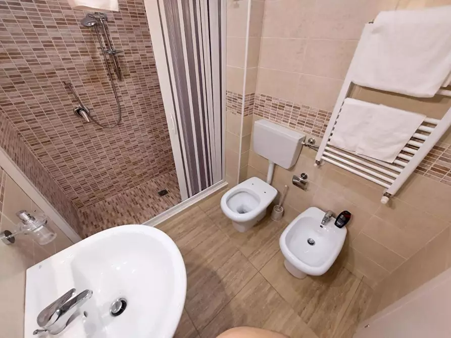 Immagine 8 di Camera in affitto  in Via Vecchia Canzanella a Napoli