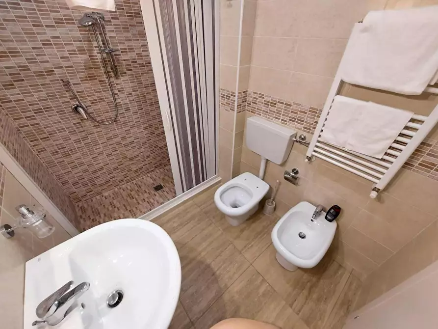 Immagine 8 di Camera in affitto  in Via Vecchia Canzanella a Napoli