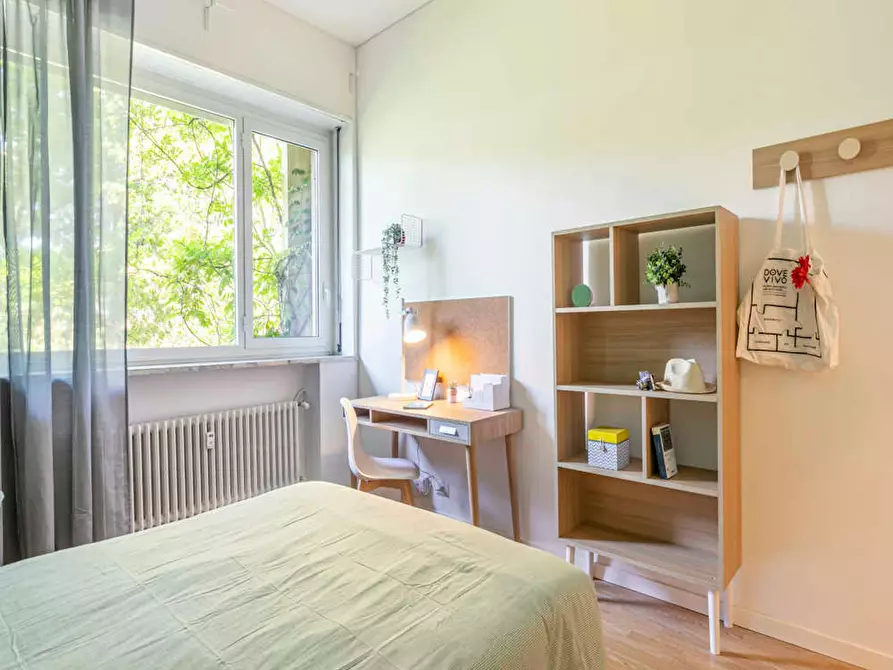 Immagine 1 di Camera in affitto  in Via Broletto a Milano