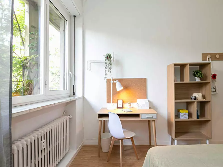 Immagine 6 di Camera in affitto  in Via Broletto a Milano