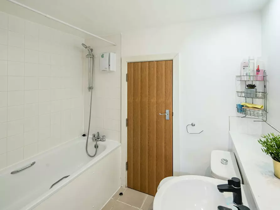 Immagine 2 di Appartamento in affitto  in Cadogan Road a Eltham
