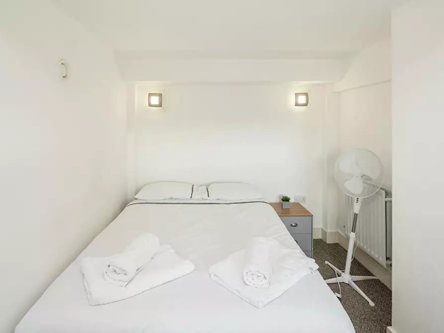 Immagine 6 di Appartamento in affitto  in Cadogan Road a Eltham