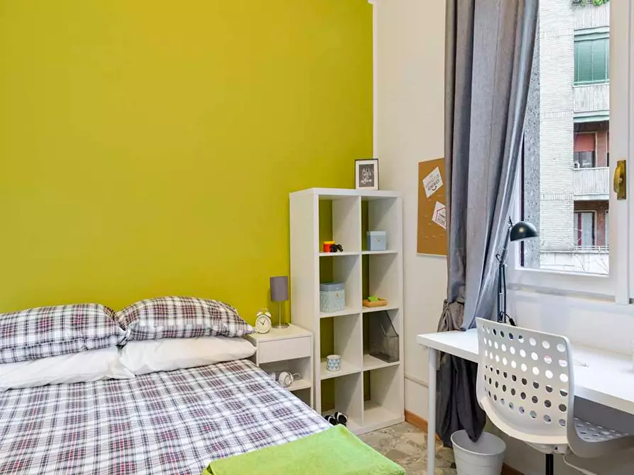 Immagine 1 di Camera in affitto  in Via Salvatore Barzilai a Milano