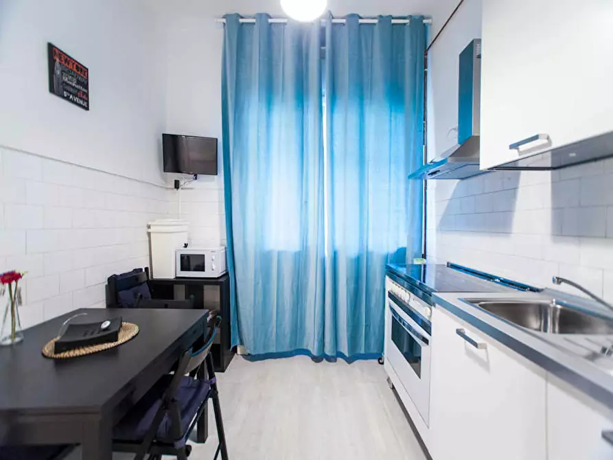 Immagine 10 di Camera in affitto  in Via Beato Angelico a Milano