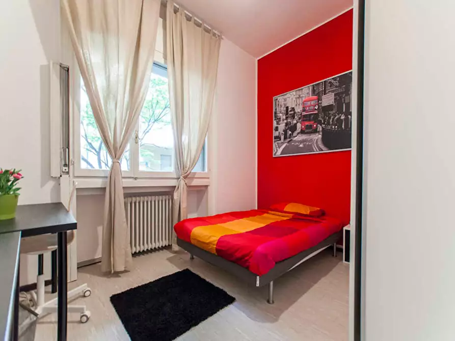 Immagine 6 di Camera in affitto  in Via Beato Angelico a Milano