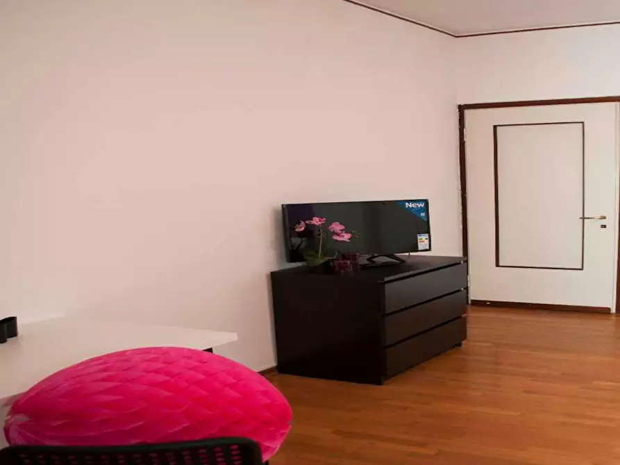 Immagine 9 di Camera in affitto  in Via Andrea Costa a Milano